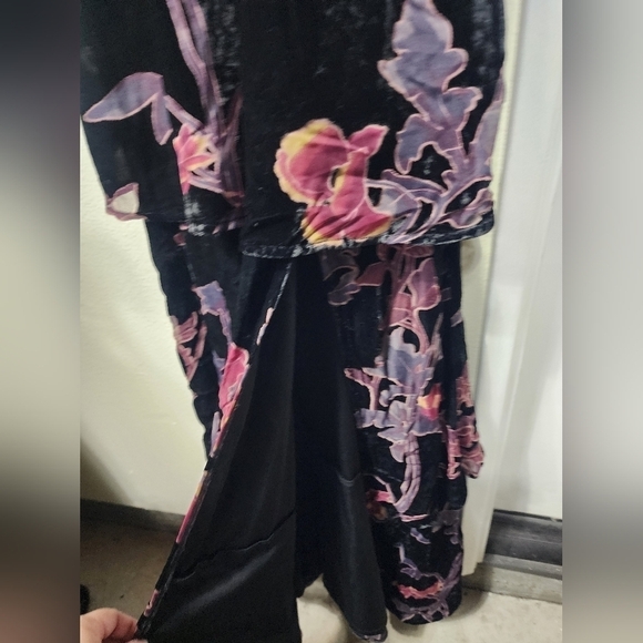 Lulus I Love You Amore Black Floral Velvet Tiered Maxi Dress M Wedding Party - Picture 7 of 11